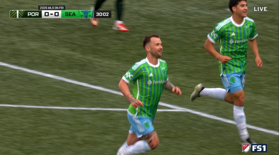 Sounders' Albert Rusnák scores from outside the box, giving team lead over Timbers 2 wo5ypm5ctzphq4nv