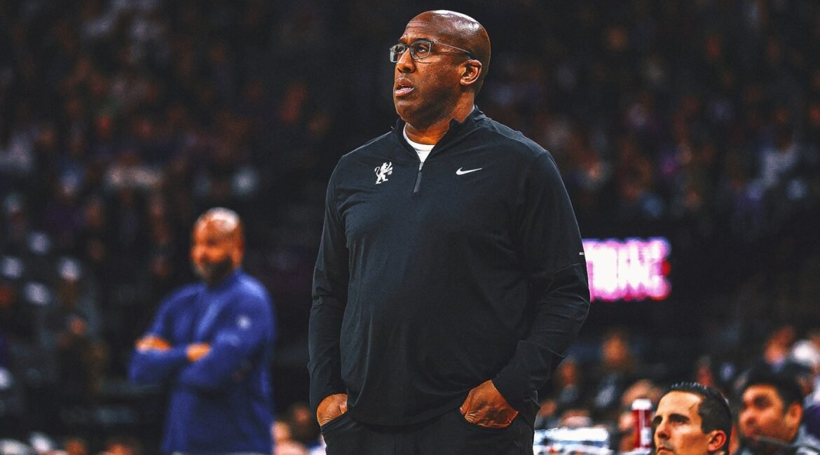 Round 2? Mike Brown, Knicks talk once more about coaching vacancy 1 7906226c brown1