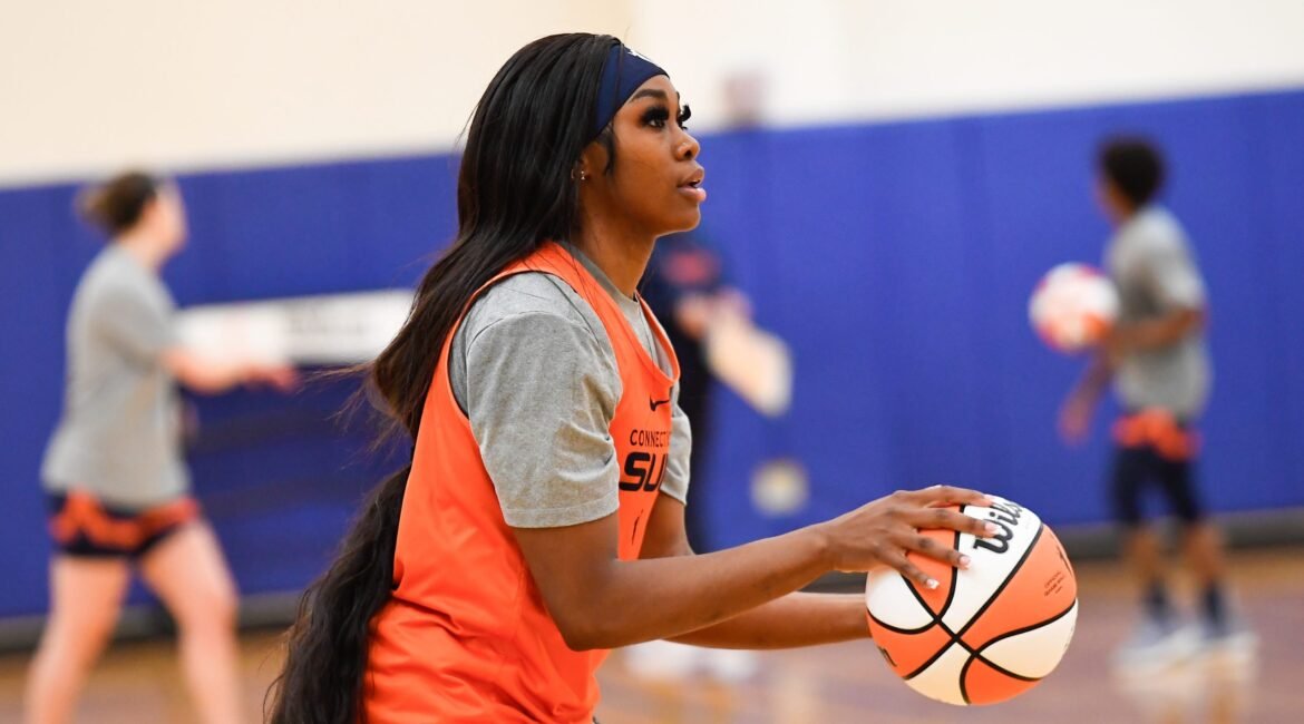 GettyImages 2211947858 scaled