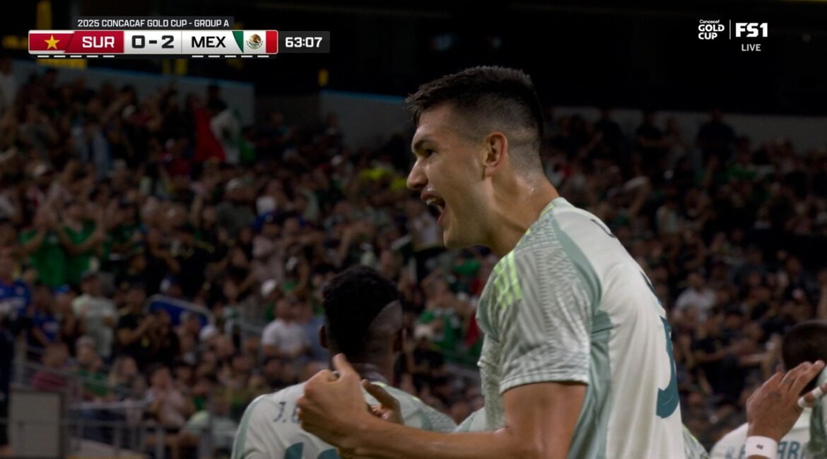 Mexico's César Montes converts on second goal of game vs. Suriname 2 ky2d3rkjwm5v4drm