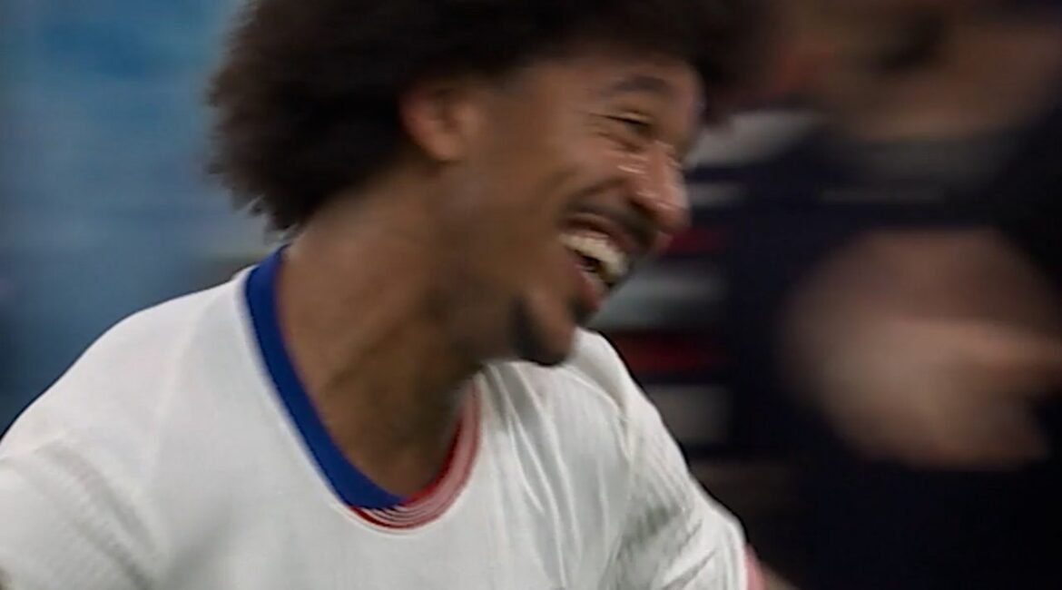 Chris Richards scores a goal off a set piece to give the United States a 1-0 lead over Saudi Arabia 2 kzbkf99tlc0defg5