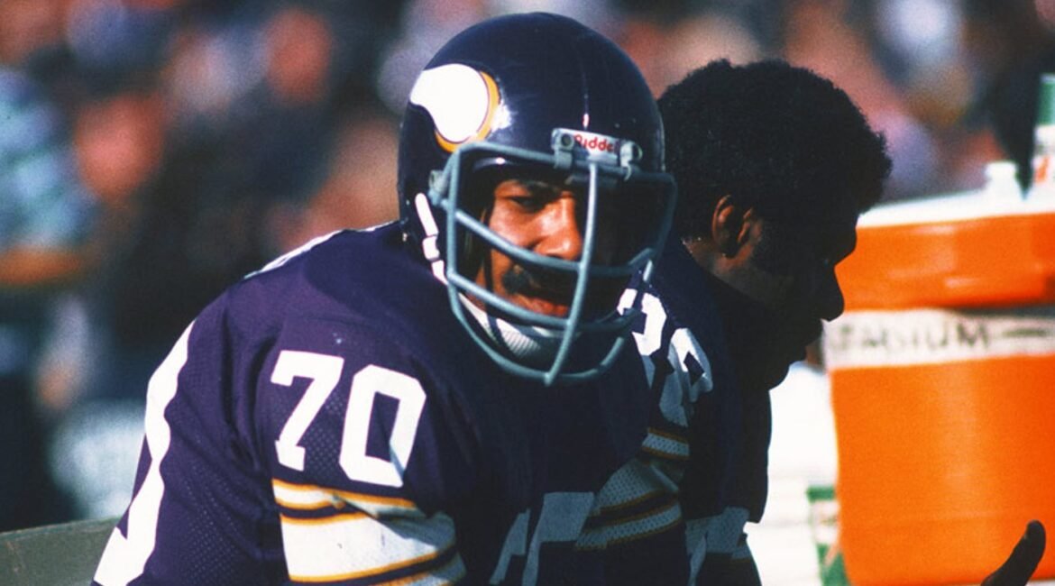 Vikings' Purple People Eater Jim Marshall, the 'all-time iron man,' dies at 87 2 marshall2