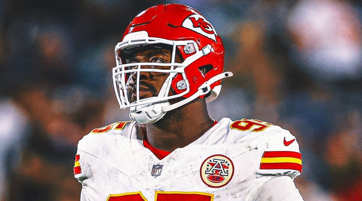 Chiefs’ Chris Jones Deactivates Social Media After Costly Mistake in Loss to Jaguars 2 chiefs1