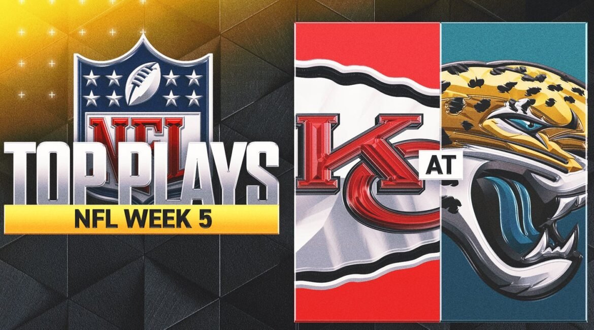 Chiefs vs. Jaguars Highlights: Trevor Lawrence's 2nd Rushing TD Secures Wild Win 2 liveblog 16x9 4 1