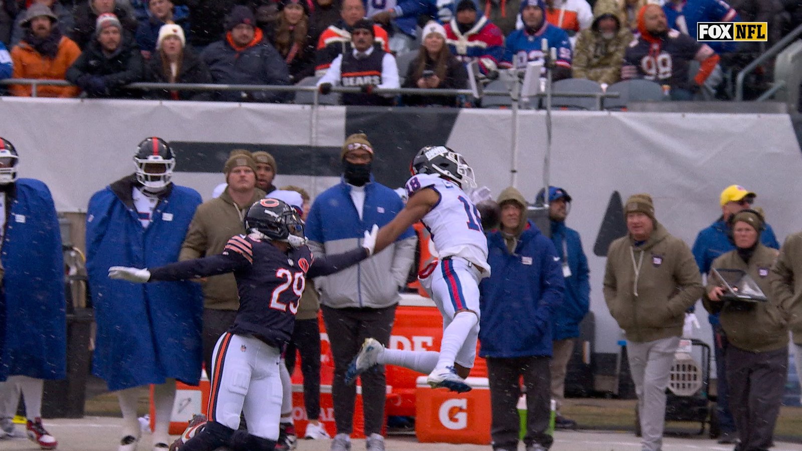 Giants039 Darius Slayton hauls in INCREDIBLE one handed catch vs Bears