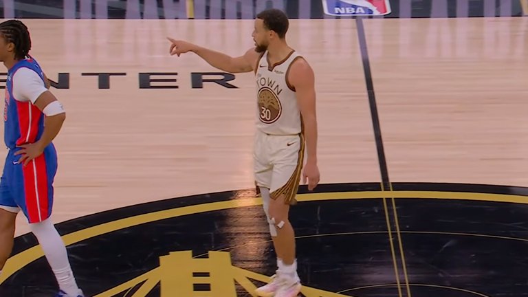 Knee Injury for Steph Curry, Kerr: “I Don’t Think It’s Serious” 1 Stephen Curry Injury