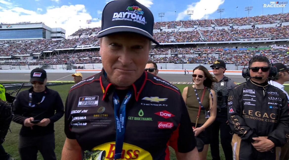 Jon Gruden Jokes He's 'Studying NASCAR Now' as He Can't Land a Coaching Job 2 4xtsyw5o2yiy6gdv