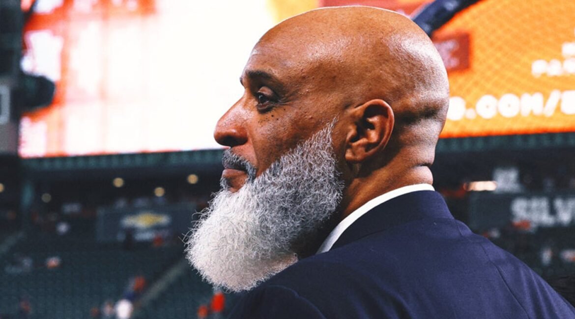 Tony Clark Reportedly Stepping Down as MLBPA Executive Director 2 clark1