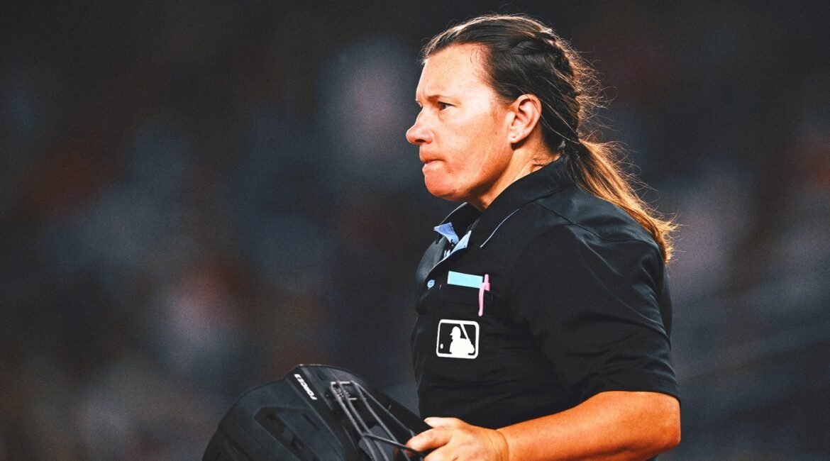 MLB's 1st Woman Ump Jen Pawol Works Spring Training, But No Permanent Role 2 pawolh1