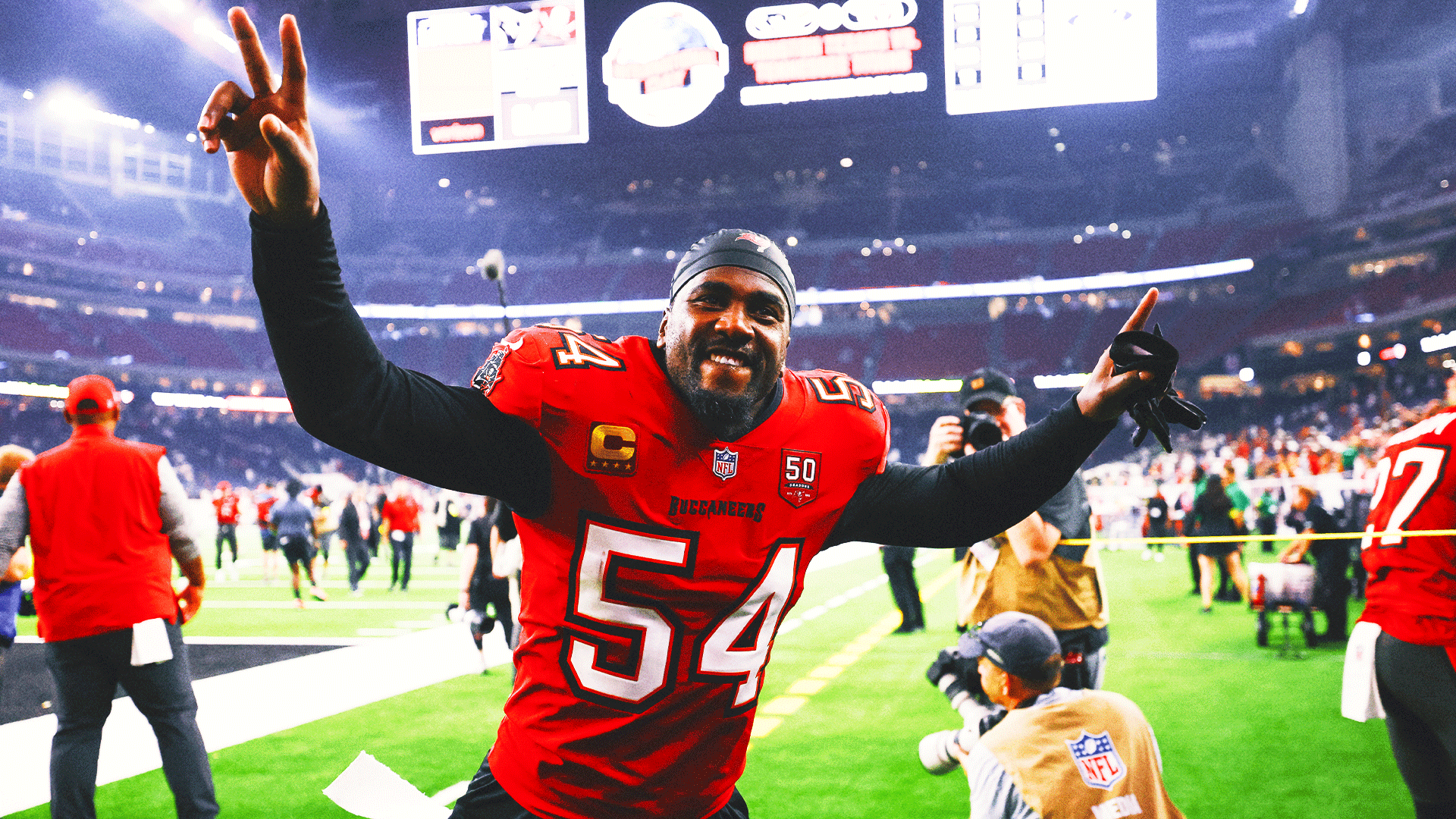 Buccaneers Star LB Lavonte David Announces Retirement From NFL After