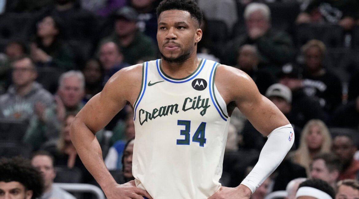 Bucks, Giannis’ Return Isn’t Enough: “Happy to Be Back” 1 USATSI 28384547 scaled