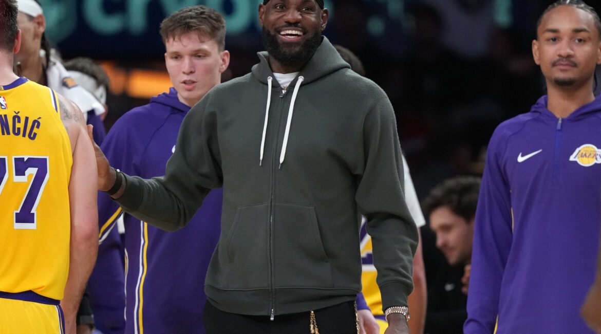 Are the Lakers Better Without LeBron James? Analyzing the Numbers and Offensive Hierarchy 1 USATSI 28425463 scaled