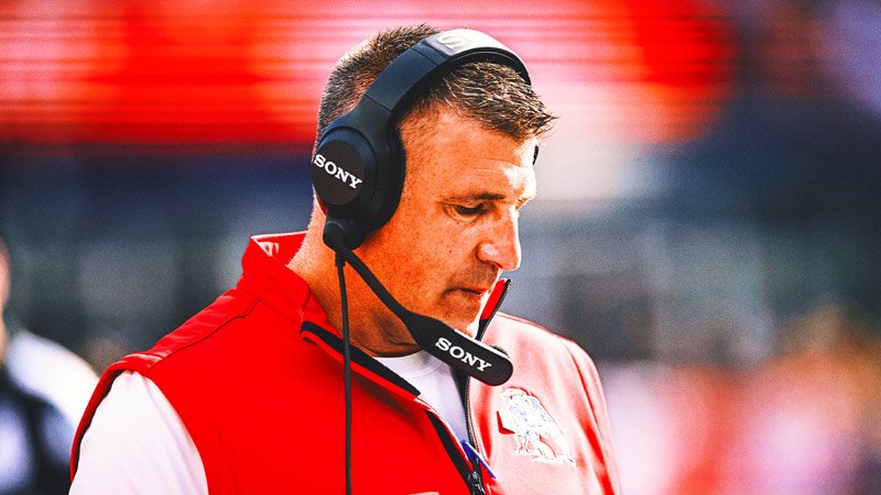 Patriots Coach Mike Vrabel Seeking Counseling Will Miss Day 3