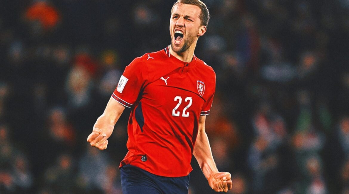 tomas soucek horizontal