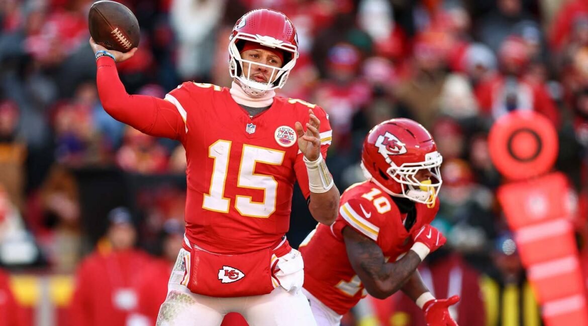 Andy Reid ‘Optimistic’ QB Patrick Mahomes Will Be Ready for Chiefs Training Camp 2 8c0e4779 mahomesfront