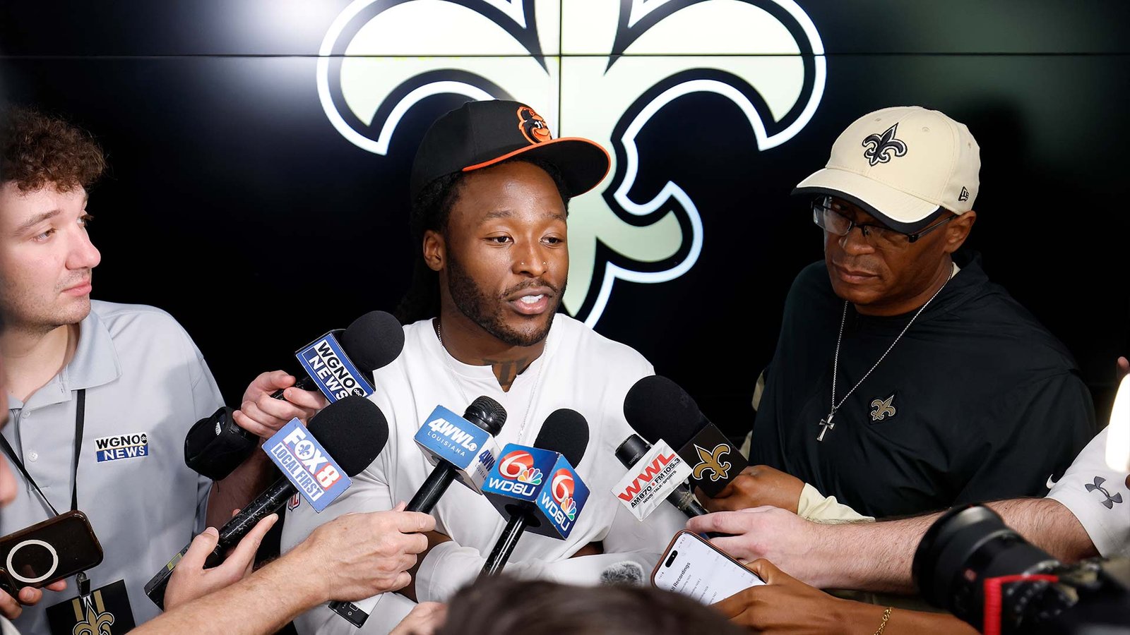 Alvin Kamara Attends Saints OTAs Amid Backfield Restructuring and Trade Interest 3 Alvin Kamara Attends Saints OTAs Amid Backfield Restructuring and Trade