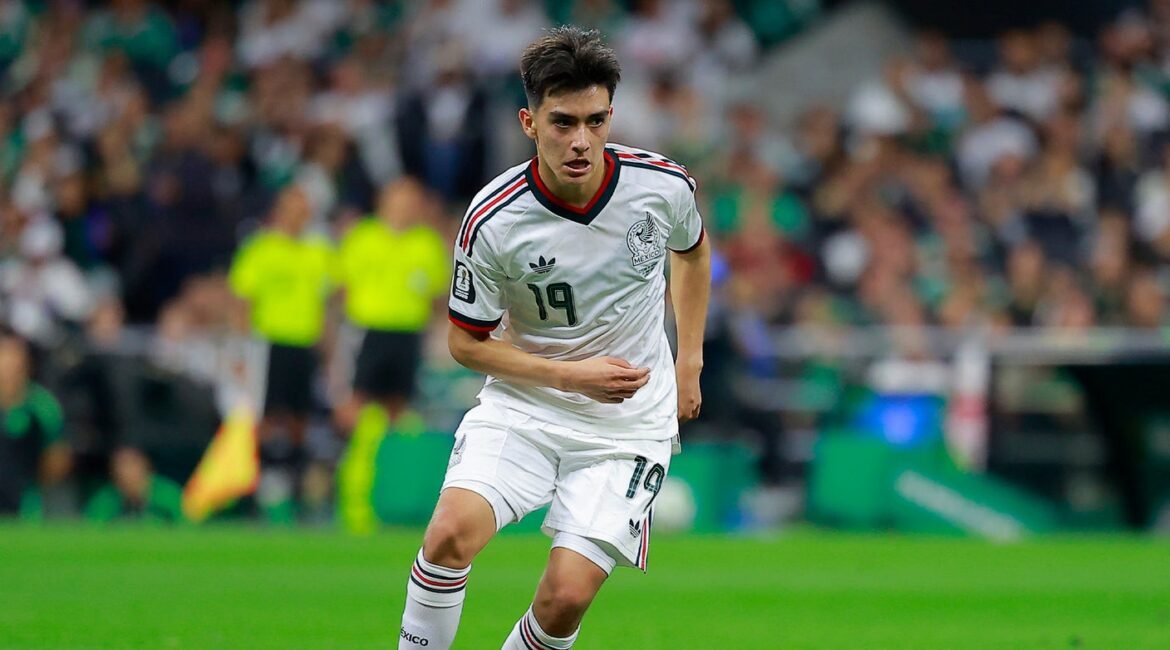 Mexico's Gilberto Mora Impresses In First World Cup Start, Could See Role Expand 3 gilberto