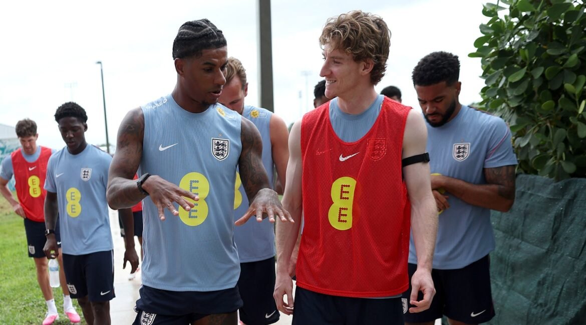 Anthony Gordon Shares Marcus Rashford's Advice After Barcelona Transfer 2 gordon rashford 1