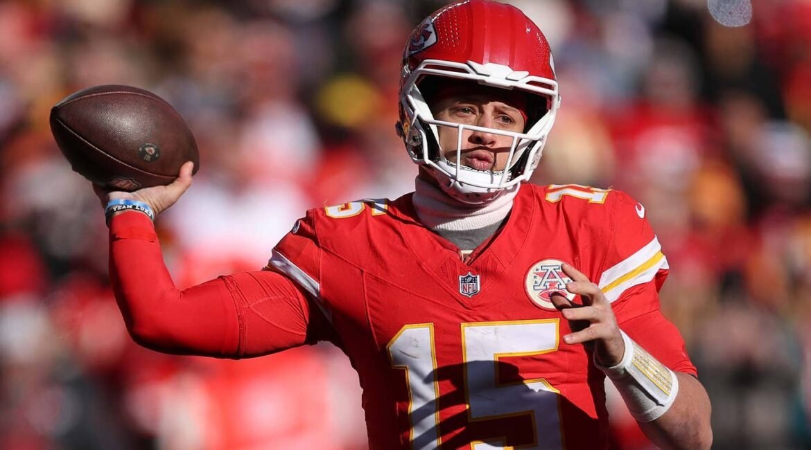 Chiefs Star Patrick Mahomes Signs Extension Reportedly Worth Over $500M 2 mahomesfront