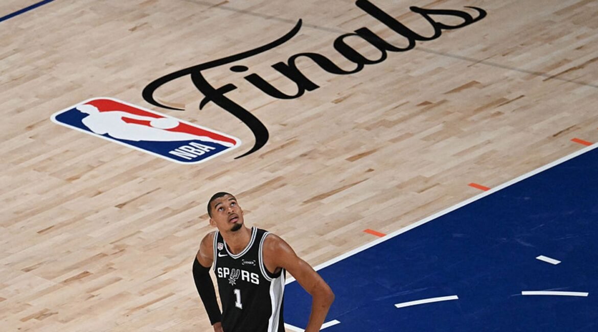 Spurs of the Moment: San Antonio Needs Must-Win Magic to Earn Finals Split 1 vic 610