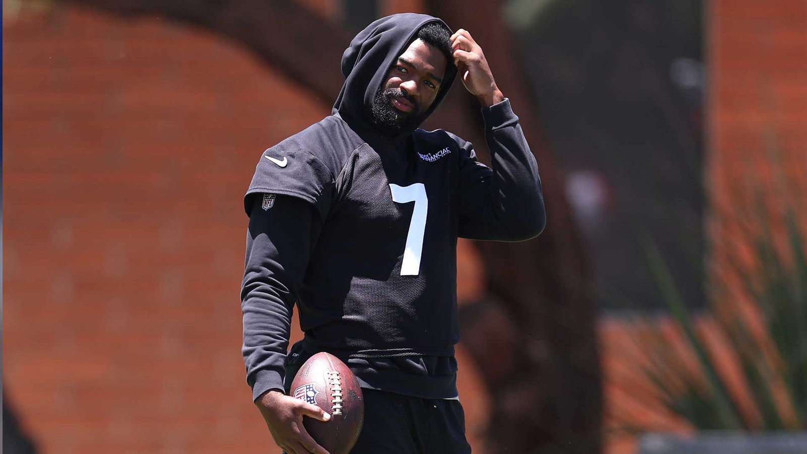 Jacoby Brissett Agrees To Reworked One Year 155M Contract With Cardinals