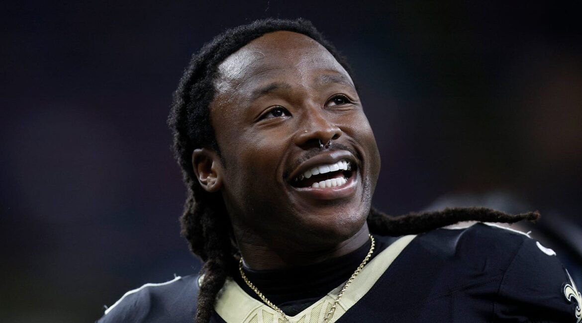 Alvin Kamara Staying In New Orleans, Reportedly Agreeing To Restructured Deal 2 alvin kamara