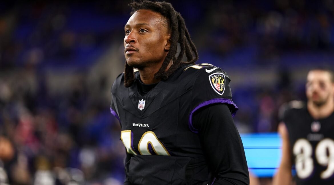 Mike Vrabel: DeAndre Hopkins Considering Joining Patriots' Coaching Staff 2 deandre hopkins