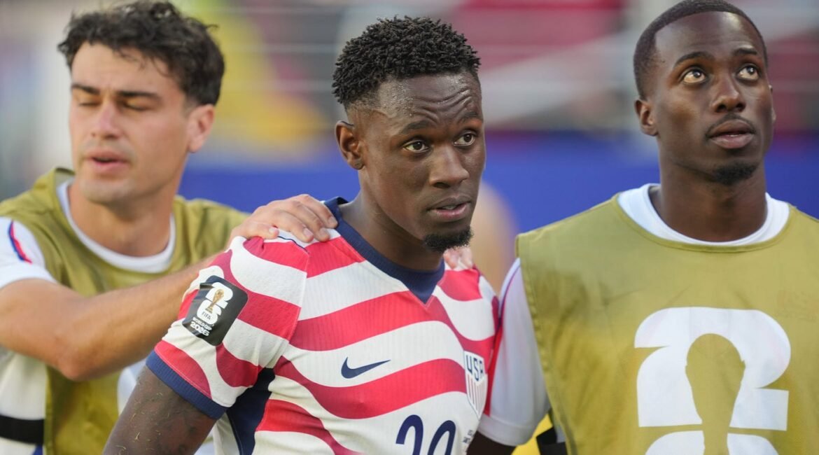 Sports World Reacts To Folarin Balogun's Controversial Red Card In USA Win: 'Man What' 2 folarin balogun