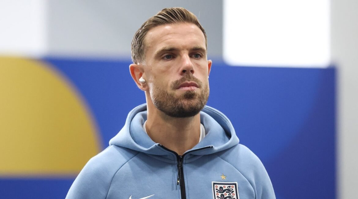 England's Jordan Henderson Apparently Injured After Celebrating Win Over Mexico 2 jhenderson 1