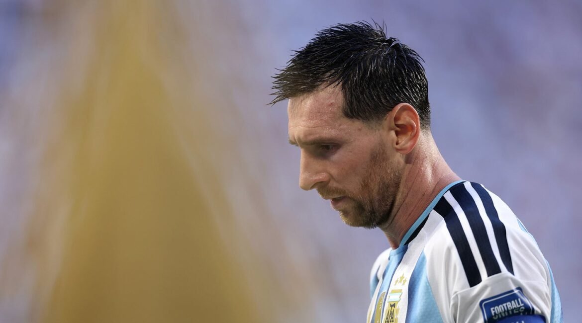 messi down 11