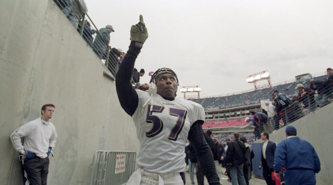 Former Ravens Super Bowl Champion O.J. Brigance Dies After ALS Battle 2 6b959a35 6b959a35 4a1dad15 gettyimages 655754 scaled e1787011382281