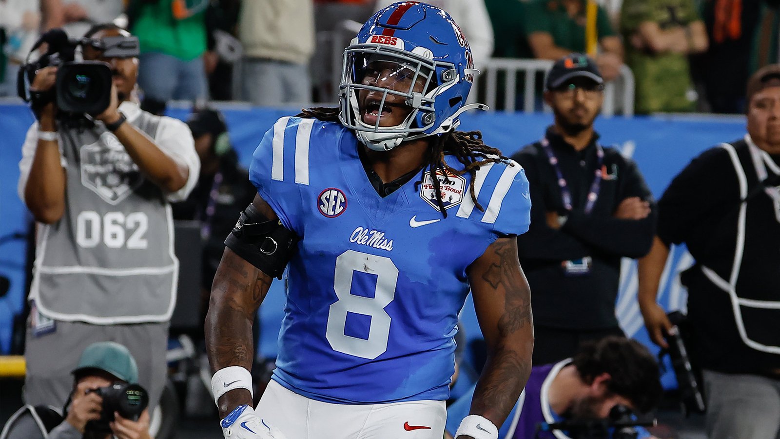 Browns Waive TE Dae’Quan Wright, Paving Way For Him To Play At LSU In Historical Move 3 Browns Waive TE DaeQuan Wright Paving Way For Him To