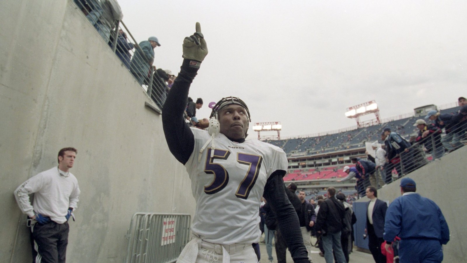 Former Ravens Super Bowl Champion O.J. Brigance Dies After ALS Battle 3 Former Ravens Super Bowl Champion OJ Brigance Dies After ALS