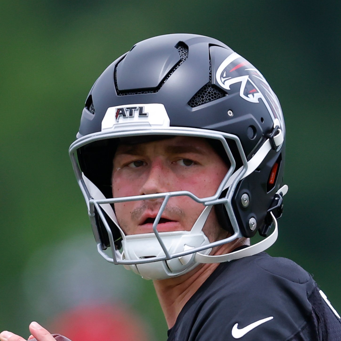 NFL Catchup: Shedeur Sanders Outplays Deshaun Watson; Stetson Bennett Stars In LA 24 Jameis Winston