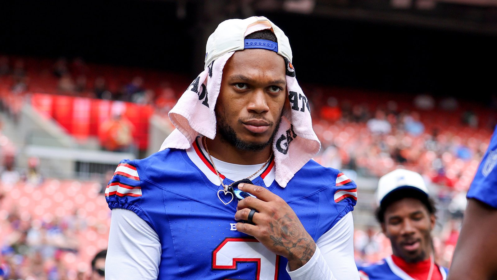 Bills Standout WR DJ Moore Departs Game vs Lions Shoulder