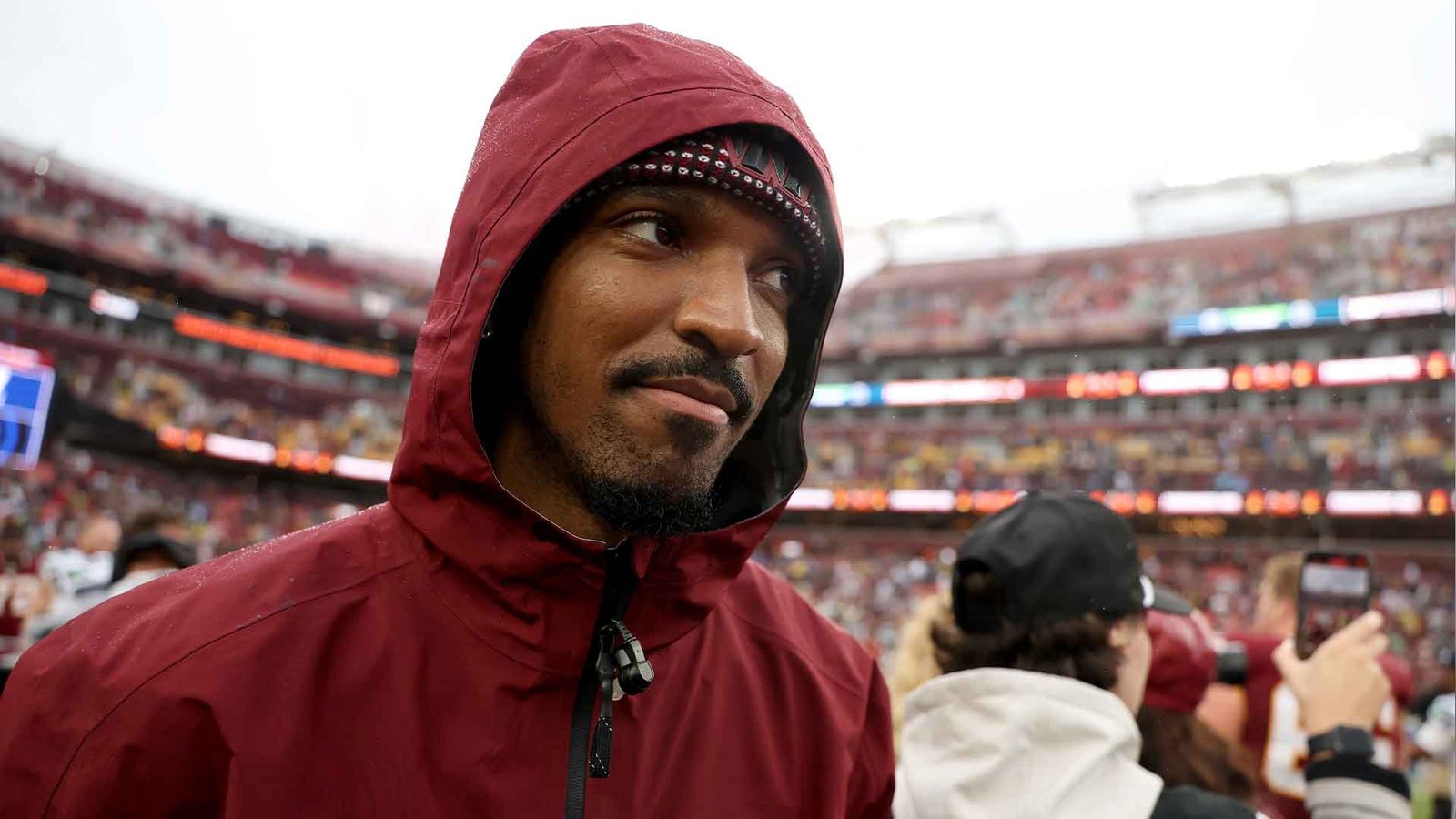 Commanders QB Jayden Daniels Reportedly Targets Fast Return From Elbow Injury 3 Commanders QB Jayden Daniels Reportedly Targets Fast Return From Elbow