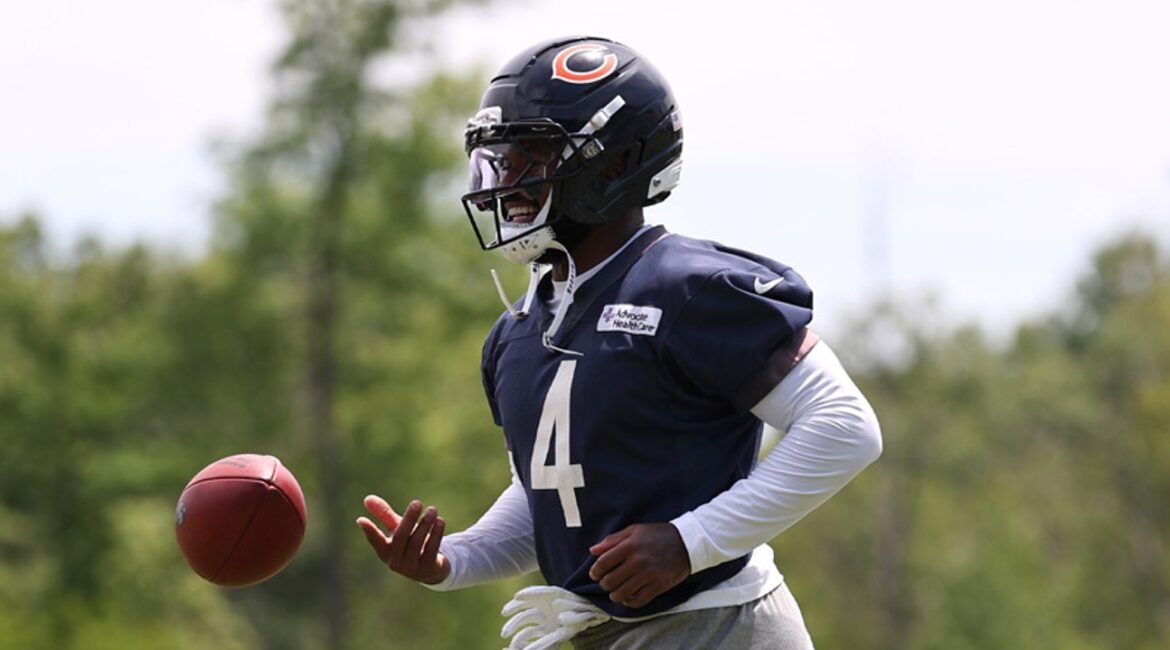 Bears Reportedly Extend Starting RB D'Andre Swift On 3-Year Deal 2 swift3