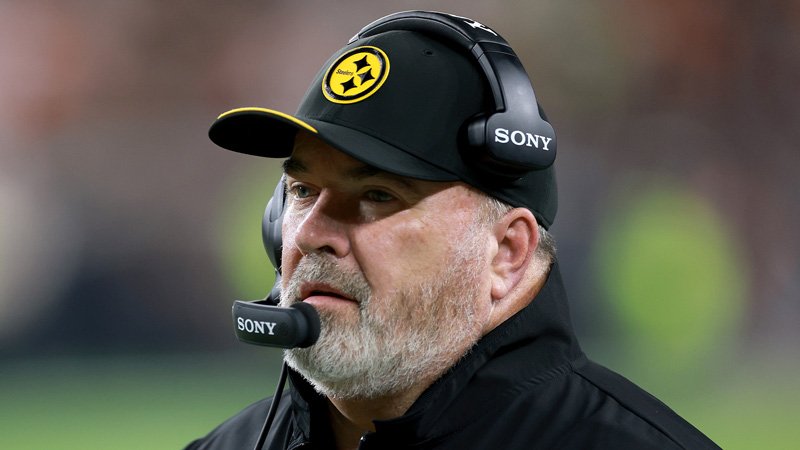 Steelers HC Mike McCarthy Explains He, Aaron Rodgers Cursing At Each Other 3 Steelers HC Mike McCarthy Explains He Aaron Rodgers Cursing At
